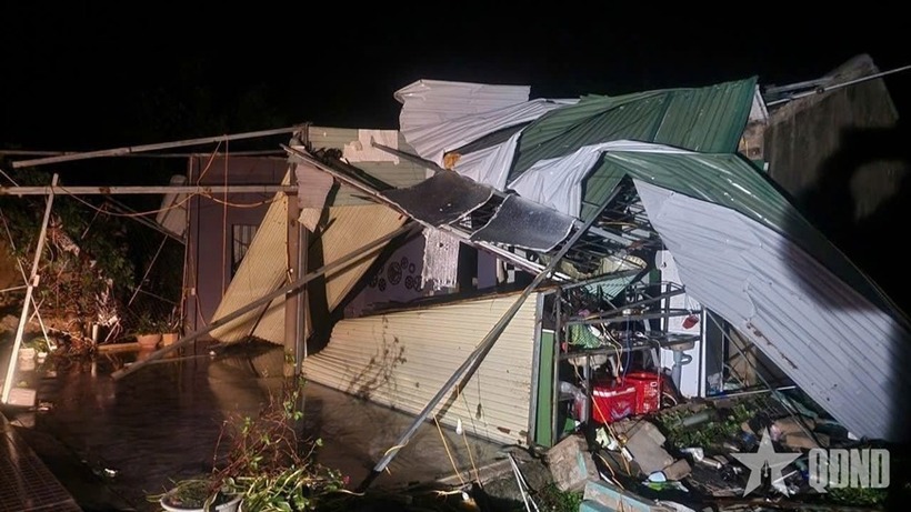 Nhà bị sập. (Ảnh: QĐND)