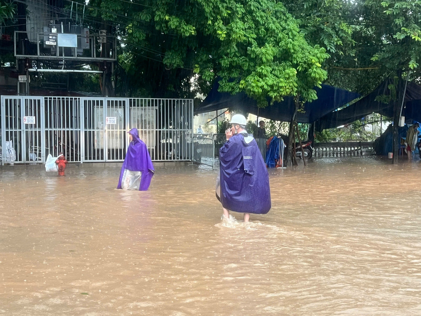 Đường Làng Tây Mỗ, cạnh UBND phường Tây Mỗ (cũ).