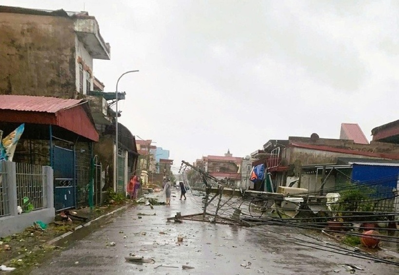 Con đường tan hoang. Ảnh: Người lao động
