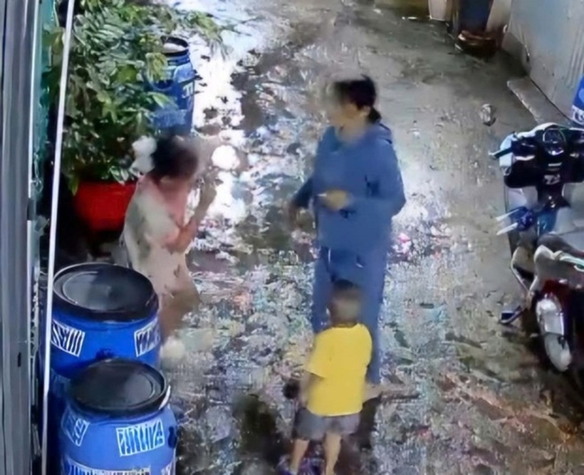 Hình ảnh ghi lại sự việc. Ảnh: Lao động