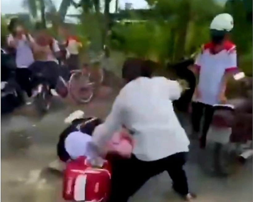 Hình ảnh ghi lại sự việc. Ảnh: Tuổi Trẻ