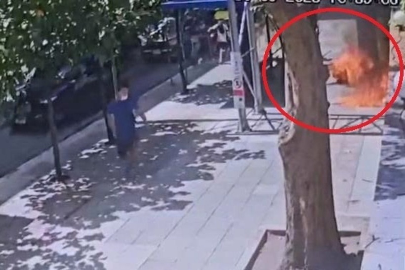 Nam thanh niên hoá "đuốc sống" sau khi tự thiêu mình. Ảnh: Mothership