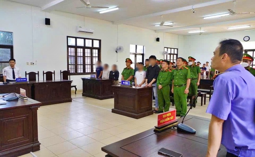 Phiên tòa xét xử nhóm thiếu niên chỉ vì mâu thuẫn nhỏ trên sân bóng.