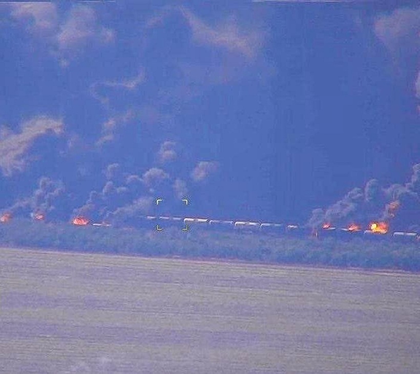 Một đoàn tàu chở nhiên liệu của Nga gần Zaporizhzhia sau cuộc tấn công bằng máy bay không người lái của Ukraine, tháng 8/2025. Ảnh: Forbes