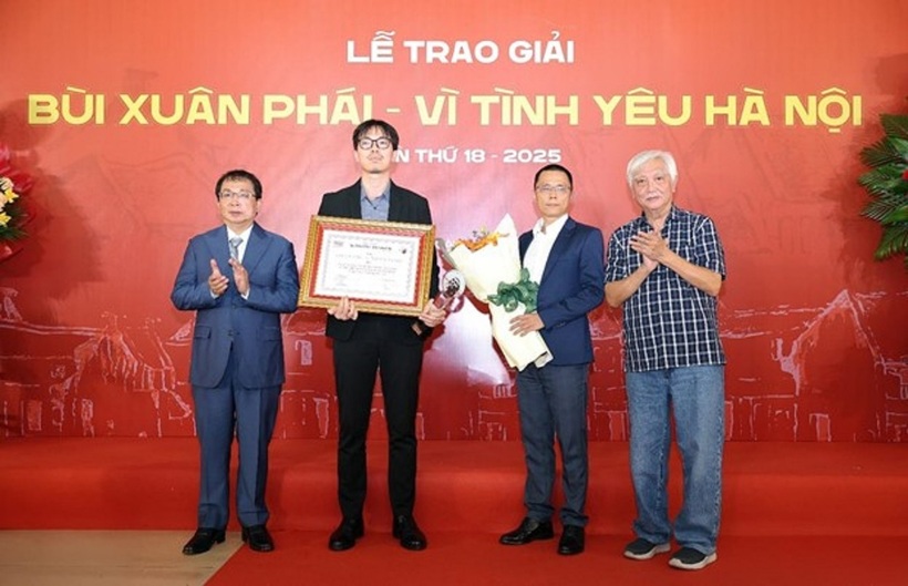 Đại diện Tập đoàn Sun Group nhận giải thưởng Ý tưởng cho Dự án xây dựng Nhà hát Opera Hà Nội và công viên văn hóa nghệ thuật chuyên đề tại Quảng An