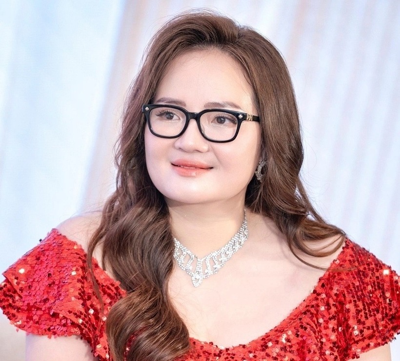 Hoàng Hường đã để ngoài sổ sách kế toán doanh thu gần 1.800 tỉ đồng, kê sai quy định thuế giá trị gia tăng doanh thu gần 2.100 tỷ đồng.