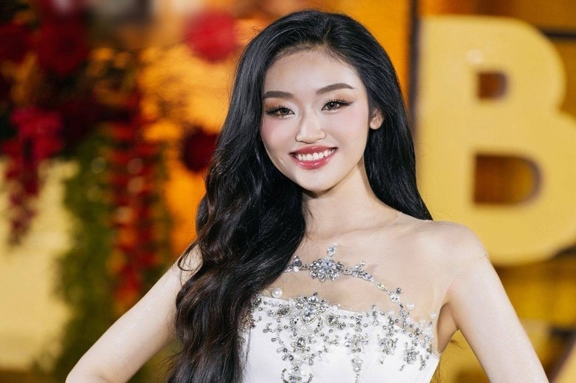 Động thái mới nhất từ Sen Vàng sau phát ngôn mất kiểm soát của Hoa hậu Yến  Nhi