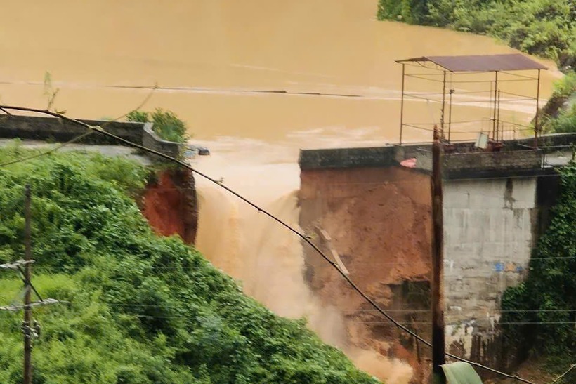 Vỡ đập thủy điện ở Lạng Sơn. Ảnh: Vietnamnet