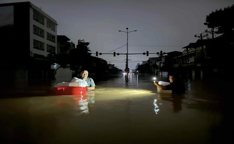 Mưa lũ khiến Thái Nguyên bị mất điện diện rộng. (Ảnh: Tuổi trẻ)