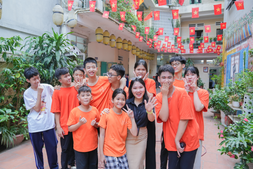 Trăng Yêu Thương: Bác sĩ Vũ Trọng Tiến tri ân những người lái đò “đặc biệt” - 4