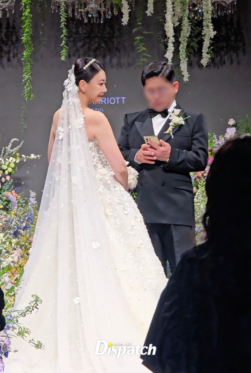 Đám cưới như trong cổ tích.