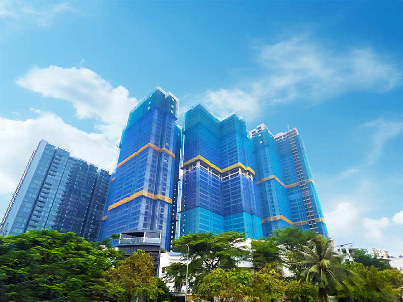 Bên cạnh tòa Sky 1 đã đi vào vận hành, tòa Sky 2-3-4 đã cất nóc và đang trong giai đoạn cấp tốc hoàn thiện, dự kiến sẽ bàn giao từ Quý I/2026.