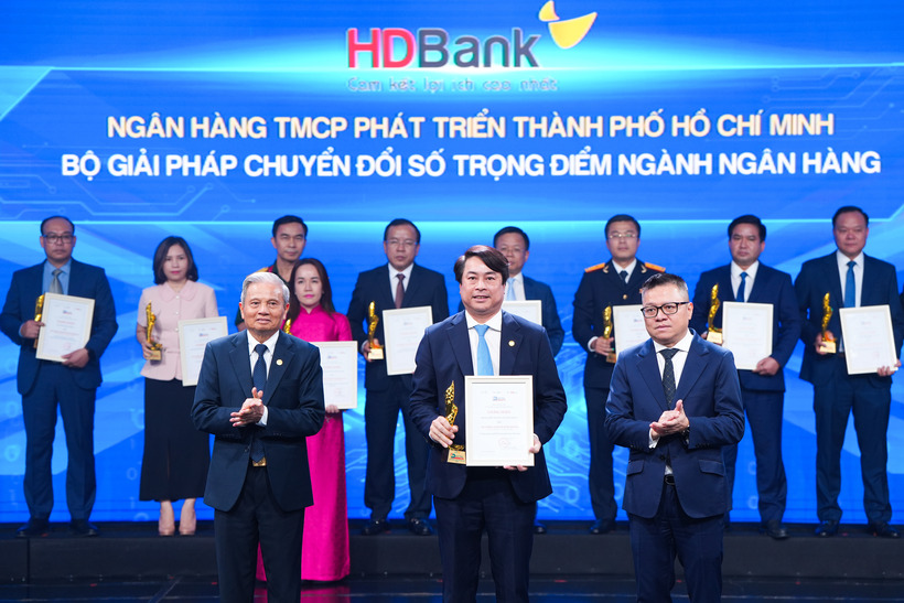 HDBank ghi dấu ấn tại Giải thưởng Chuyển đổi số Việt Nam 2025 với bộ giải pháp số trọng điểm ngành ngân hàng - 1