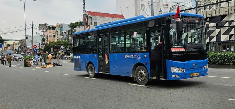 Va chạm với xe buýt, nữ sinh viên năm nhất tử vong. (Ảnh: Thanh niên)