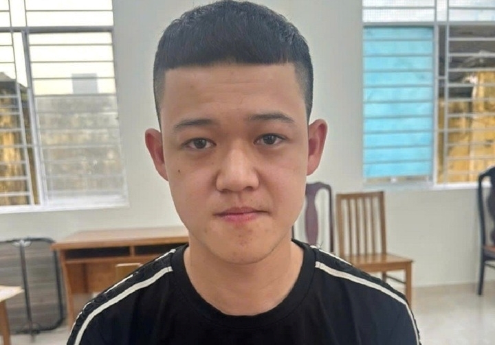 Phạm Công Đạt đầu thú sau hơn 1 năm lẩn trốn. Ảnh: VTC News