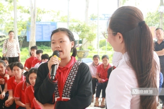 Các em học sinh tự tin trả lời câu hỏi.