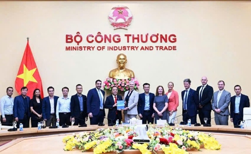 Đại sứ quán Na Uy tại Hà Nội bàn giao Báo cáo “Chuỗi cung ứng điện gió ngoài khơi cho kịch bản phát triển nhanh của Việt Nam” cho Bộ Công Thương, tháng 10/2024.