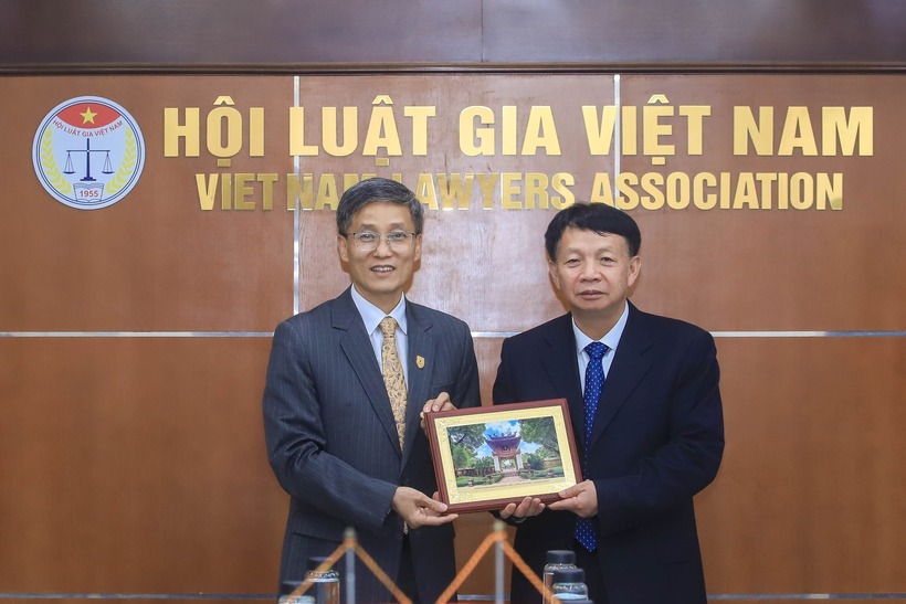 Tăng cường và mở rộng hợp tác giữa Hội Luật gia Việt Nam và Hội Luật gia Trung Quốc - 7