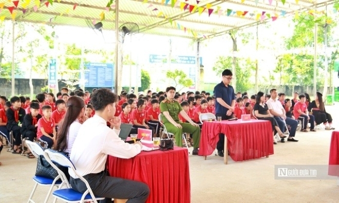 Phiên toà giải định được tái hiện chân thực.