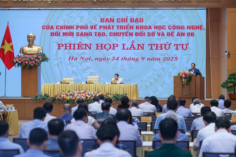 Phiên họp lần thứ 4 của Ban Chỉ đạo của Chính phủ về phát triển khoa học, công nghệ, đổi mới sáng tạo, chuyển đổi số và Đề án 06 (Ảnh: VGP).