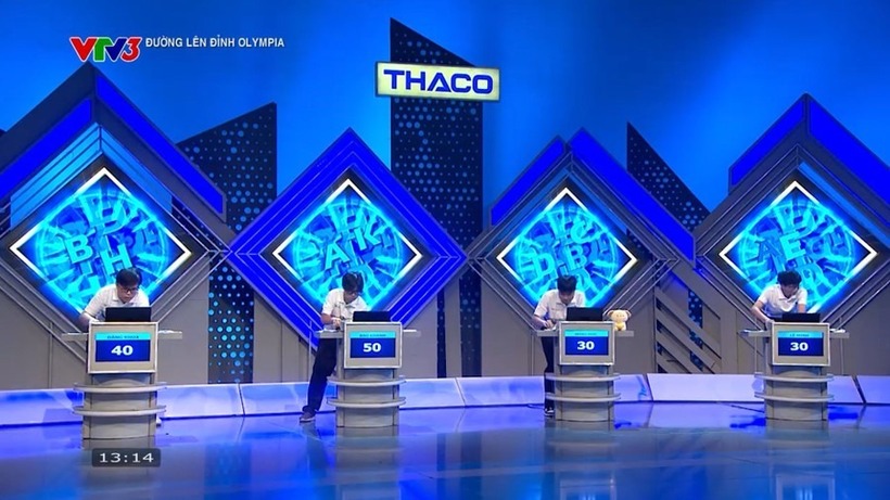 Các thí sinh trong phần thi Khởi động.