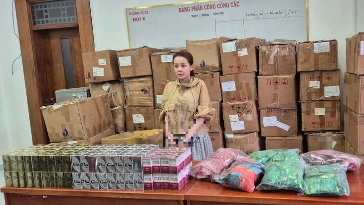 Ngân 98 và tang vật thu giữ. Ảnh: Tuổi Trẻ