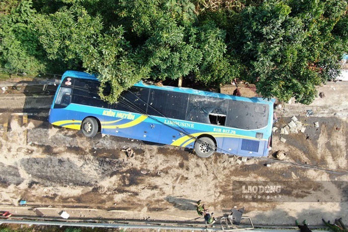 Vụ tai nạn khiến 3 người tử vong, nhiều người bị thương. Ảnh: Lao động