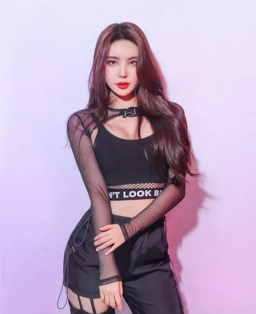 Nữ DJ Ahn Yesong