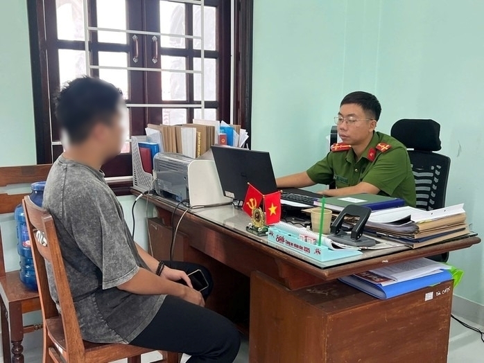 Đào N. trình báo tại cơ quan công an. Ảnh: Người lao động