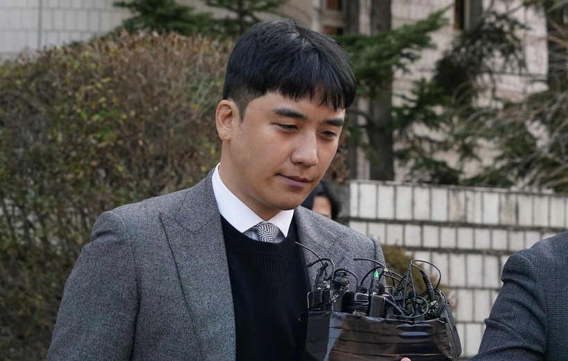 Seungri bị nghi liên quan tập đoàn lừa đảo trực tuyến ở Campuchia.