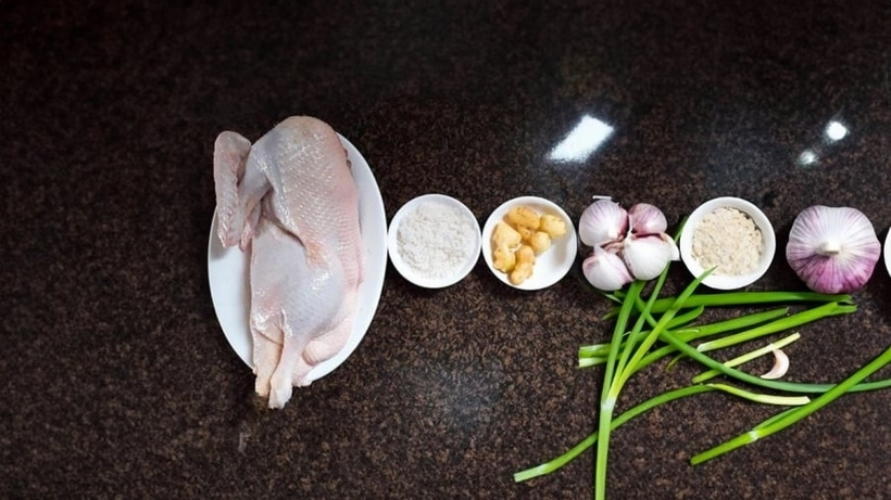 Thịt vịt tươi.