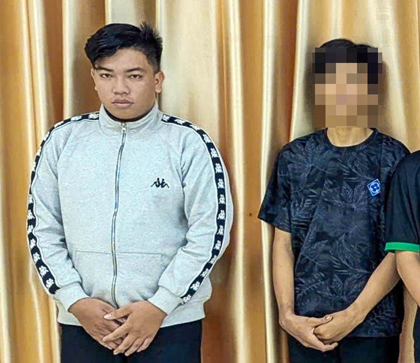 Từ trái qua: Nguyễn Trường Sơn và Đoàn Hùng Thiên tại cơ quan Công an. (Ảnh: PLO)