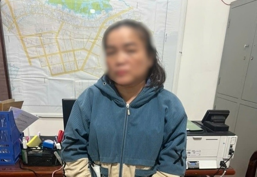 Đối tượng Nguyễn Thị Tuyết Loan tại cơ quan điều tra. Ảnh: Công an tỉnh Đồng Nai.