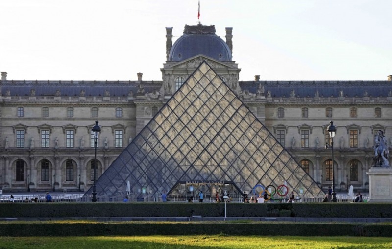 Bảo tàng Louvre. Ảnh: Reuters