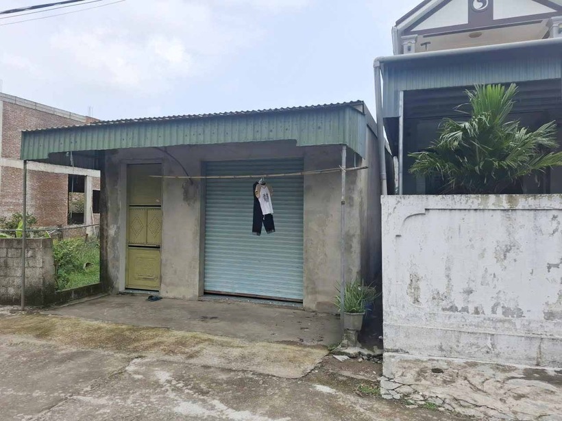 Một năm trước, Nguyên Văn Nam cũng đã đánh cháu H.T.N.L. bầm tím toàn thân tại căn nhà đang thuê. (Ảnh: Lao động)