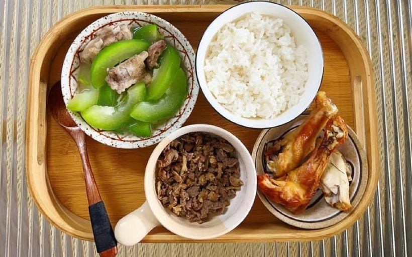 Việc ăn cơm quá nhanh không chỉ khiến bạn khó tiêu, mà còn ảnh hưởng trực tiếp đến hệ tiêu hóa và cân nặng.