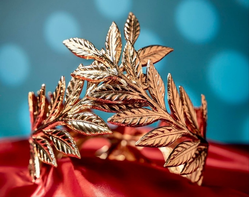 Vòng nguyệt quế của Đường lên đỉnh Olympia năm thứ 25 được thiết kế bởi công nghệ tiên tiến mạ chân không vàng 18K, phủ thêm lớp nano bảo vệ. Ảnh: Thời báo VTV.