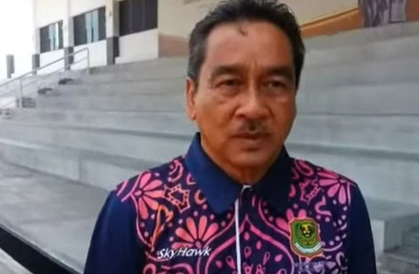 HLV thủ môn CLB Kelantan bị đình chỉ công việc và cấm tham gia mọi hoạt động bóng đá đến hết mùa do có hành vi đấm cầu thủ. Ảnh: NST