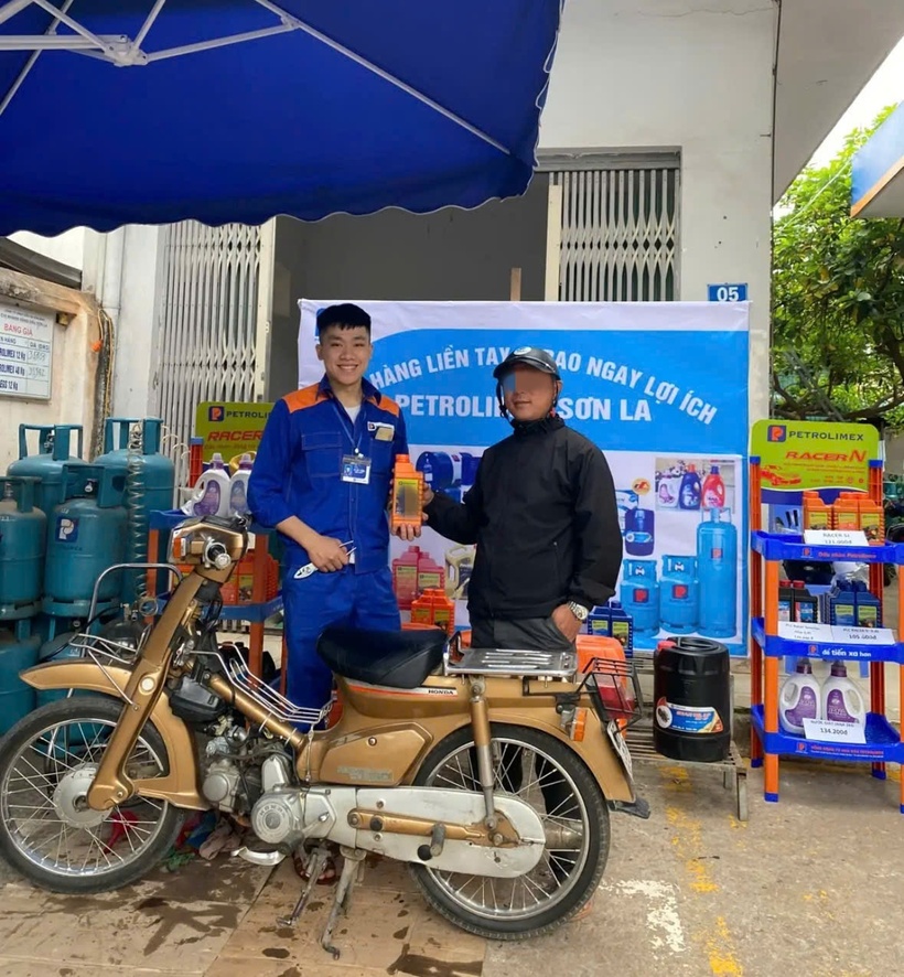 Chàng trai không ngờ câu chuyện vui của mình chia sẻ được quan tâm. Ảnh: NVCC