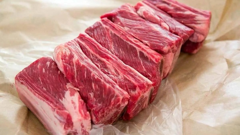 Để có món sườn nướng ngon đúng điệu, khâu lựa chọn và chuẩn bị nguyên liệu là vô cùng quan trọng.