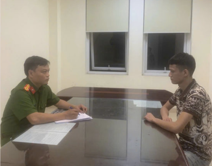 Đối tượng Nguyễn Đình Tuấn đã tự nguyện đến trụ sở Công an xã Quảng Oai đầu thú, khai nhận toàn bộ hành vi phạm tội