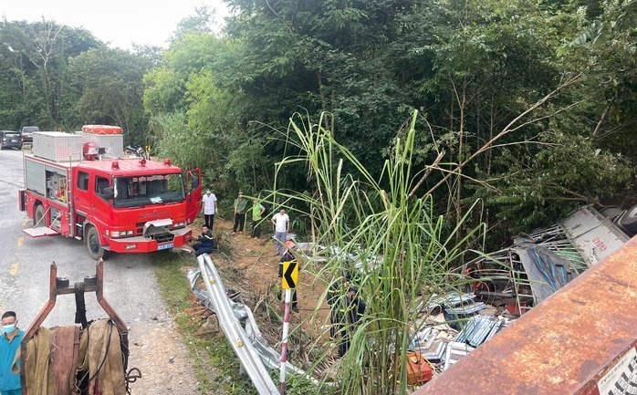 Ngay sau khi nhận được thông tin, UBND xã Rờ Kơi đã kịp thời chỉ đạo lực lượng chức năng phối hợp với lực lượng kiểm lâm, quản lý bảo vệ rừng đưa người bị thương đi cấp cứu.