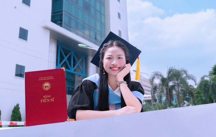 Trần Thùy Linh được đặc cách học tiến sĩ không cần qua bậc thạc sĩ. Ảnh: Dân trí