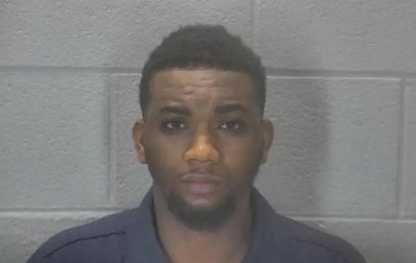 Thẩm phán Meyer tuyên phạt Moneus 62 năm tù cho tội giết con trai và 30 năm cho tội mưu sát vợ, tổng cộng 92 năm tù giam, án được thi hành liên tiếp. Ảnh: Mirror