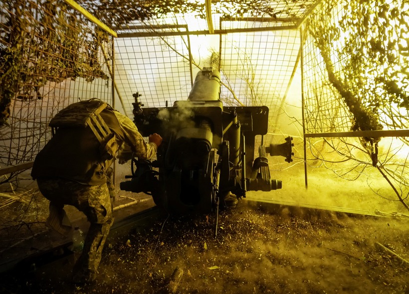 Nga tấn công "không kịp thở" trên chiến trường. Ảnh: Reuters