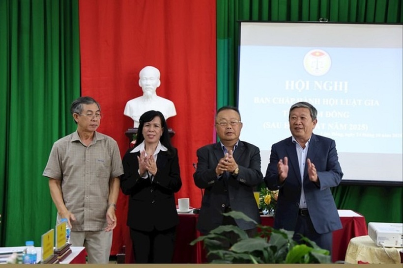 Ban Chấp hành Hội Luật gia tỉnh Lâm Đồng ra mắt nhân sự chủ chốt nhiệm kỳ mới.