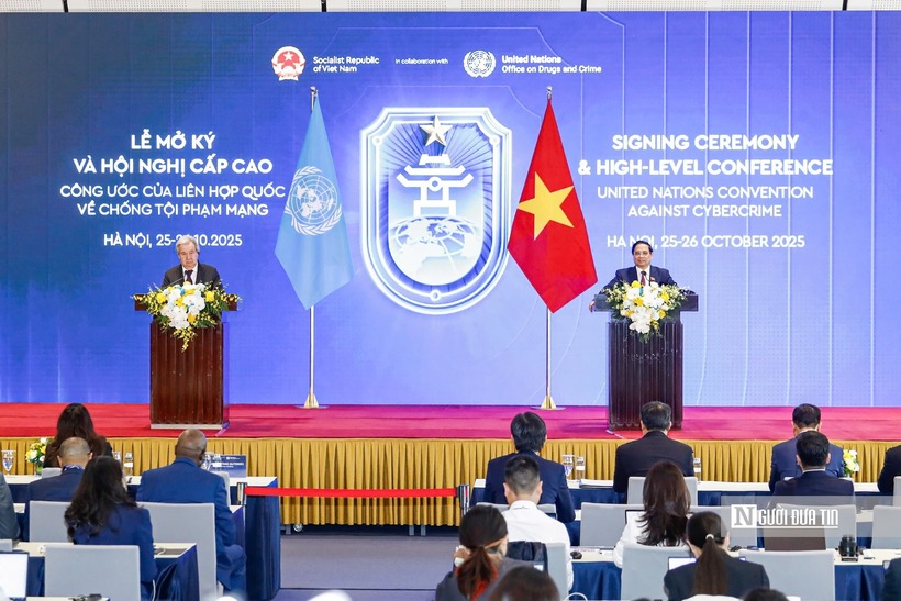 Thủ tướng Phạm Minh Chính và Tổng Thư ký António Guterres đồng chủ trì họp báo (Ảnh: Minh Đức)