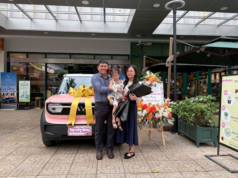 Dù ban đầu định mua VF 3 cho vợ sử dụng, anh Lê Vũ Minh Sang (TP.HCM) lại bất ngờ trở thành người sử dụng thường xuyên.