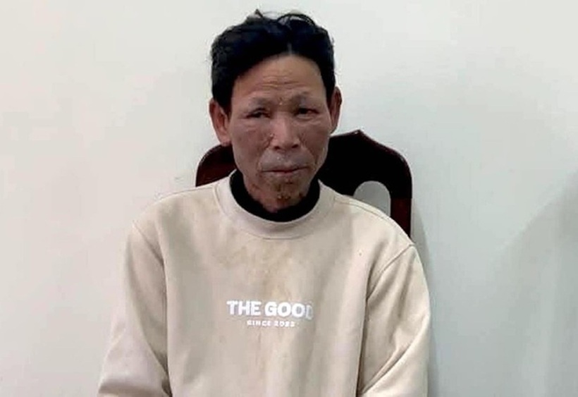 Đối tượng Cao Văn Hùng tại cơ quan công an. Ảnh: VTC News