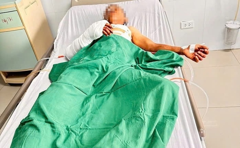 Ông H. đang được điều trị tại Bệnh viện Đa khoa tỉnh Quảng Ngãi 2. (Ảnh: Tiền phong)